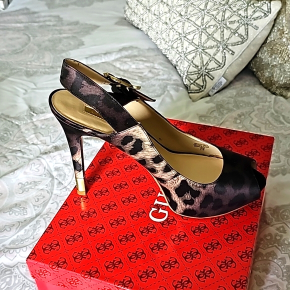 Guess Platform Heels - Picture 1 of 5